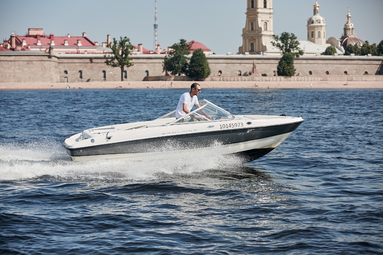 Аренда катера в Петербурге